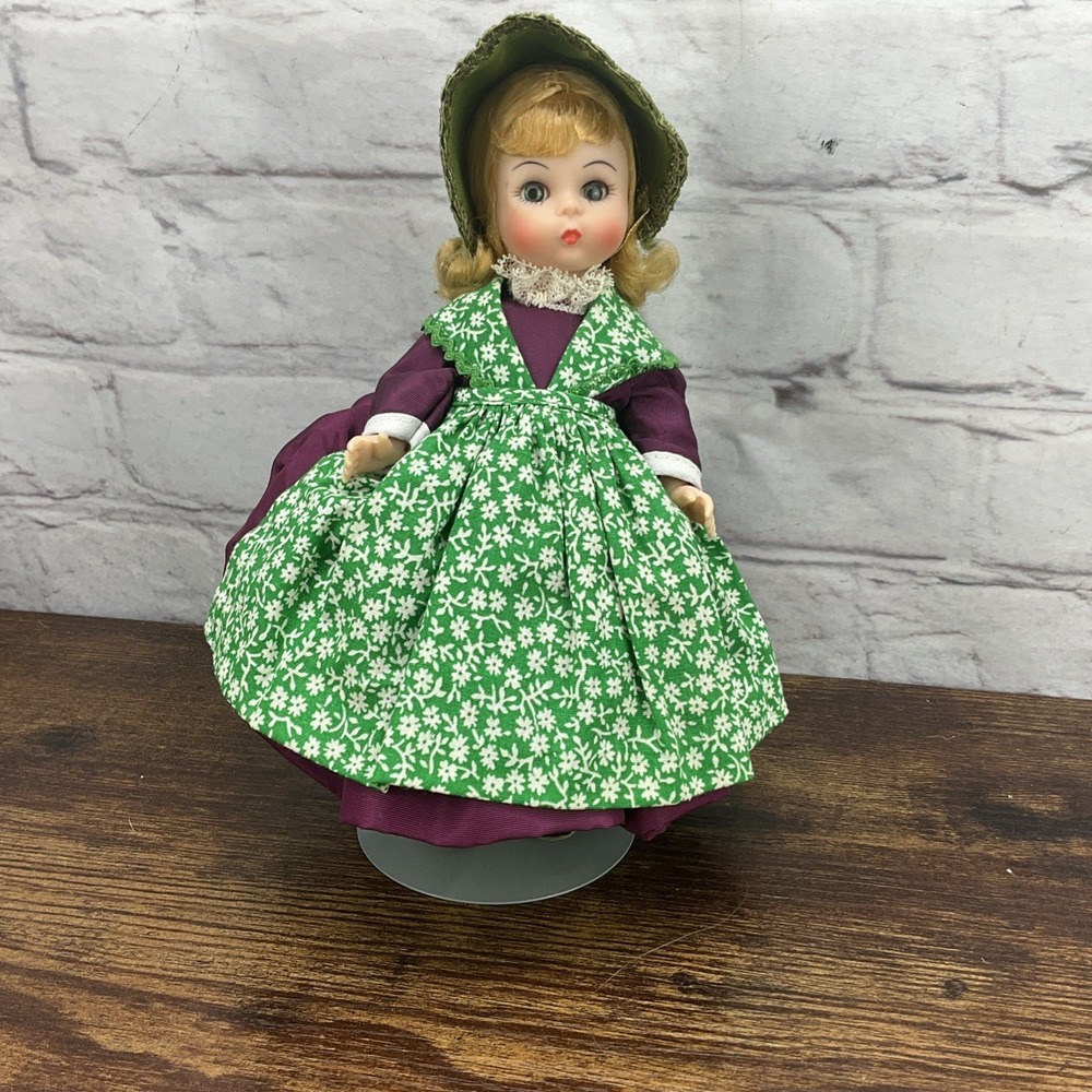 Madame Alexander Doll Denmark Danish International 569 stand Vintage 1978